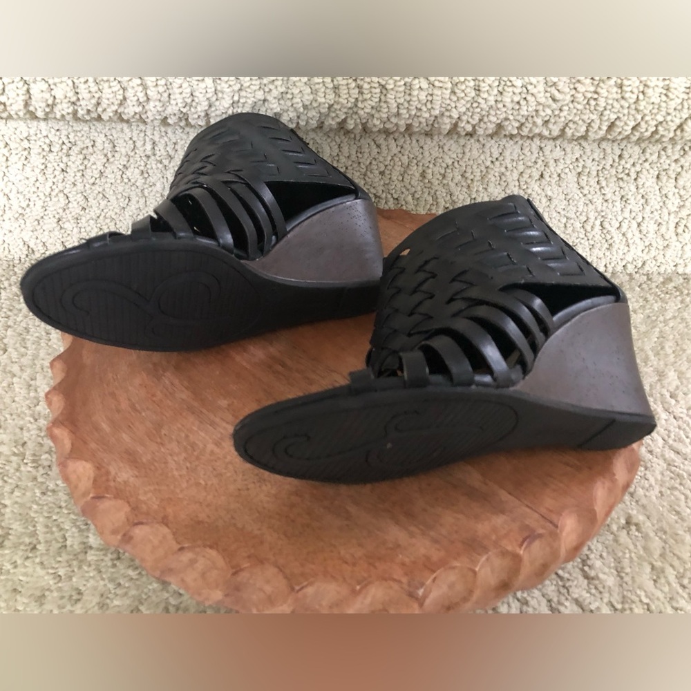 Black Wedge Shoes. - Picture 6 of 6